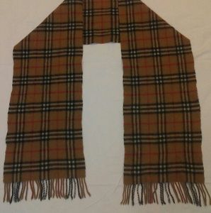 BURBERRY SCARF 100% Lambs wool Authentic